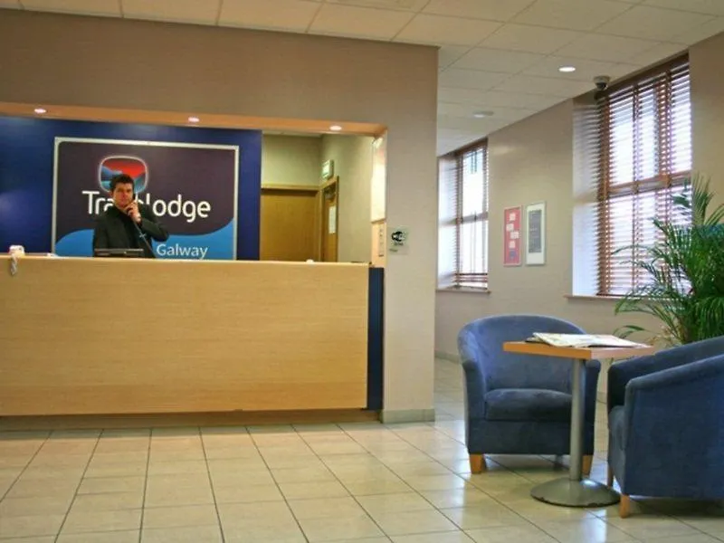 Travelodge Plus Galway 3*,